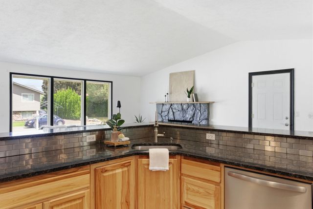 14406 E 7th Ave, Spokane Valley, WA 99216