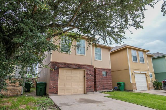 4914 N Cancun Drive, Houston, TX 77045