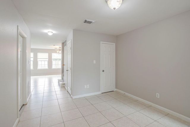 4914 N Cancun Drive, Houston, TX 77045