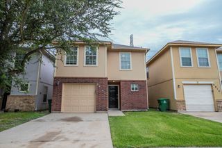 4914 N Cancun Drive, Houston, TX 77045