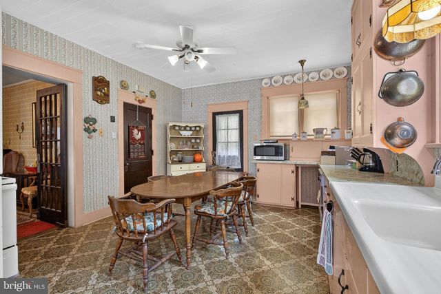 821 N BISHOPTHORPE ST, Fountain Hill, PA 18015