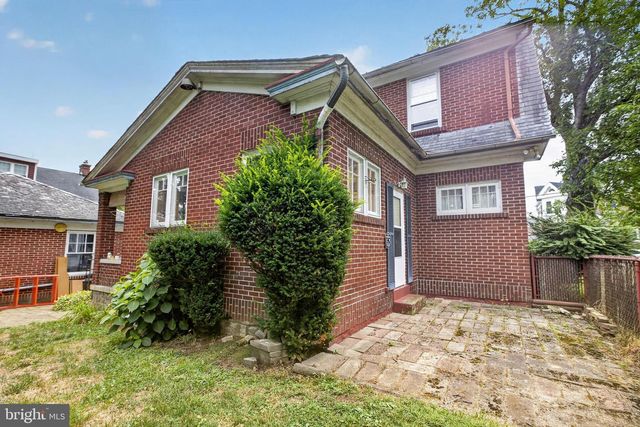 821 N BISHOPTHORPE ST, Fountain Hill, PA 18015