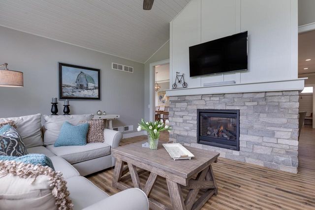 6358 Reagan Court, Sun Prairie, WI 53590