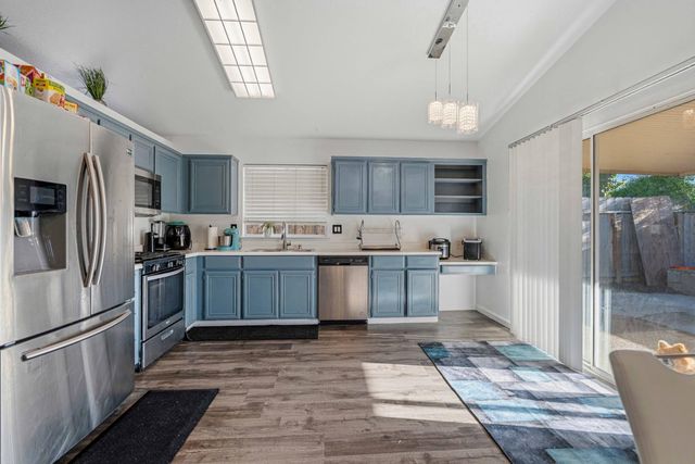 5613 Rose Brook Dr, Riverbank, CA 95367