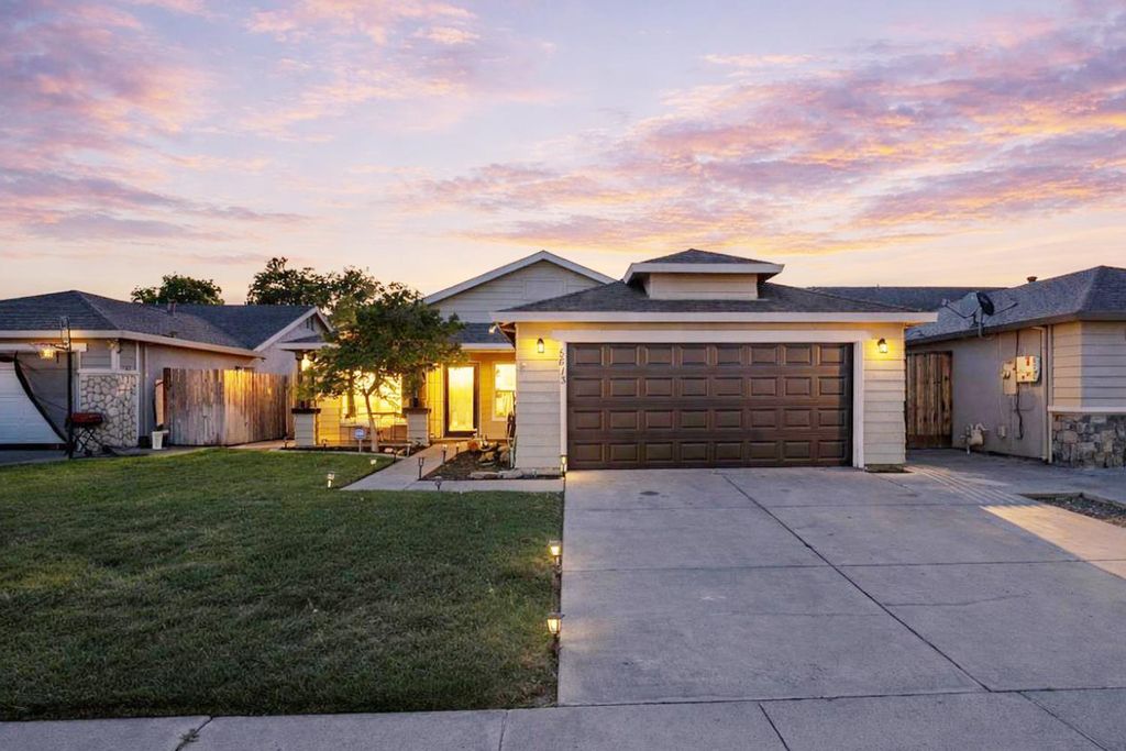 5613 Rose Brook Dr, Riverbank, CA 95367