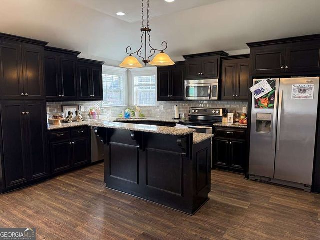 5255 Carlton Ridge Circle, Hahira, GA 31632