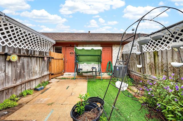 12223 Sharpview Drive, Houston, TX 77072