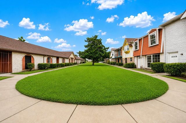 12223 Sharpview Drive, Houston, TX 77072