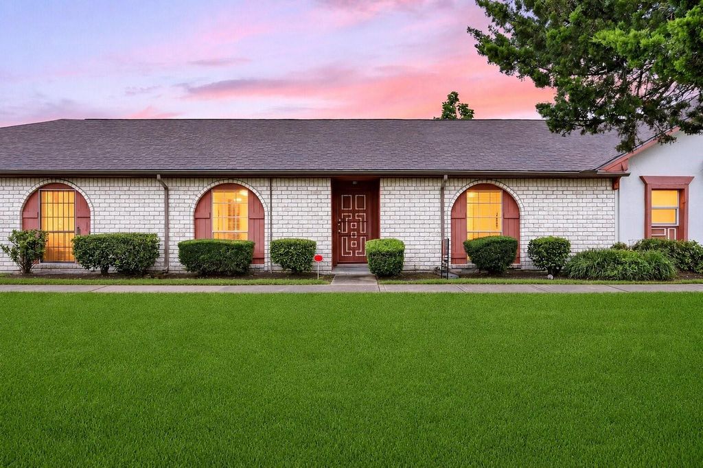 12223 Sharpview Drive, Houston, TX 77072