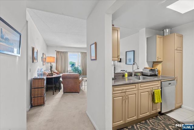 1104 City Place, Edgewater, NJ 07020