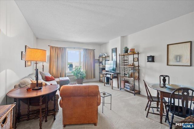 1104 City Place, Edgewater, NJ 07020