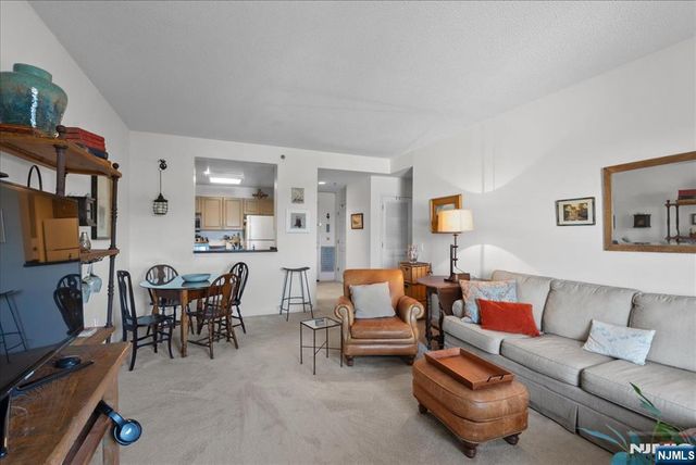1104 City Place, Edgewater, NJ 07020