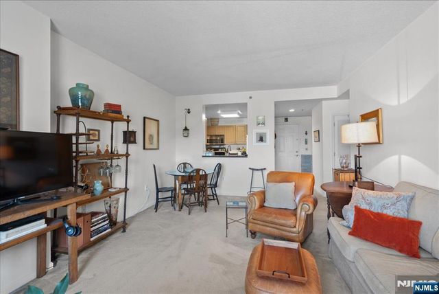 1104 City Place, Edgewater, NJ 07020