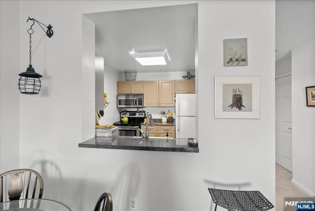 1104 City Place, Edgewater, NJ 07020