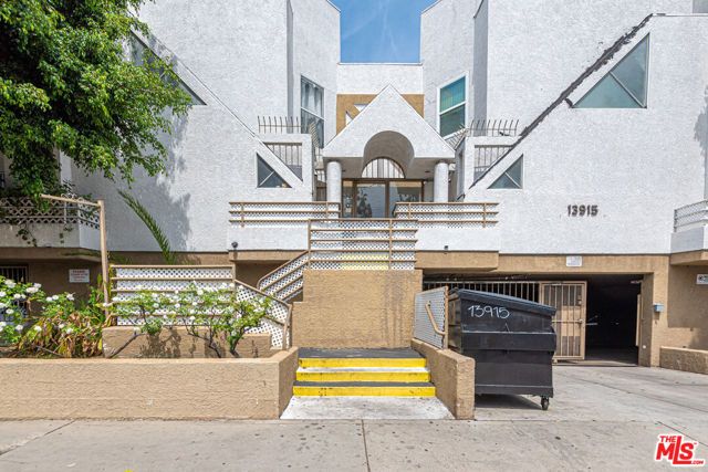 13915 Sherman Way, Van Nuys (los Angeles), CA 91405