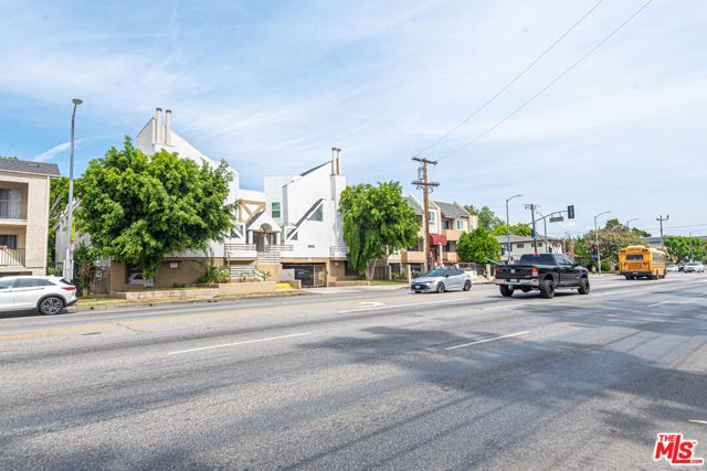 13915 Sherman Way, Van Nuys (los Angeles), CA 91405