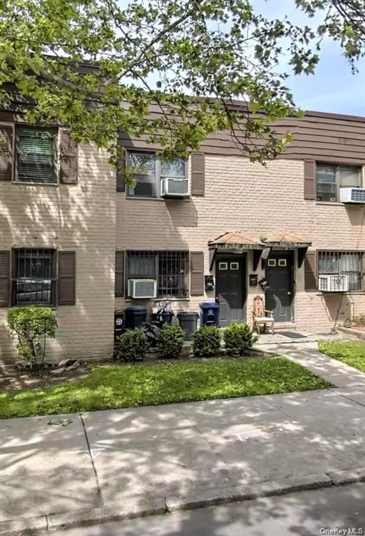 71-38 147th Street 27A, Kew Garden Hills, NY 11367