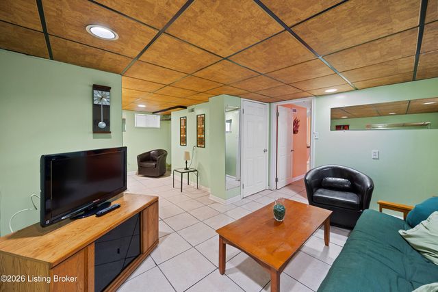 3604 Lentz Ave, Louisville, KY 40215