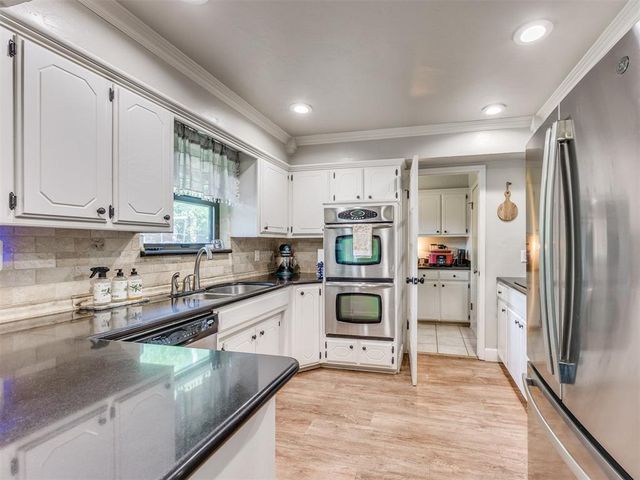 2201 Tredington Way, Edmond, OK 73034