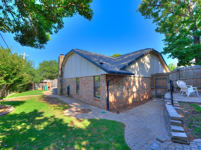 2201 Tredington Way, Edmond, OK 73034