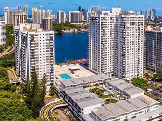 2780 NE 183rd St 1802, Aventura, FL 33160