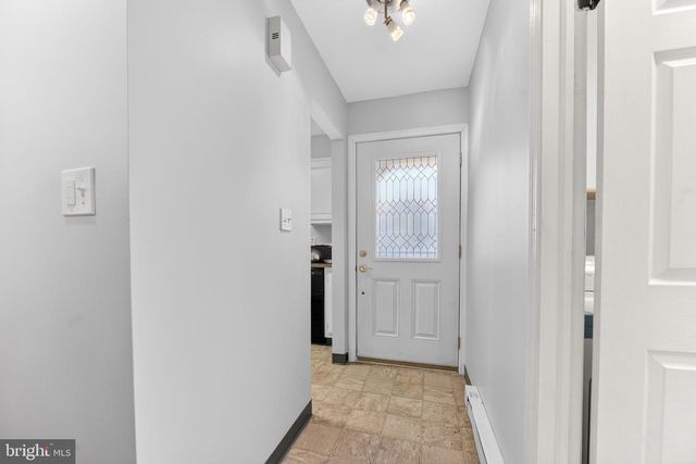 1930 CRICKLEWOOD CV, Fogelsville, PA 18051