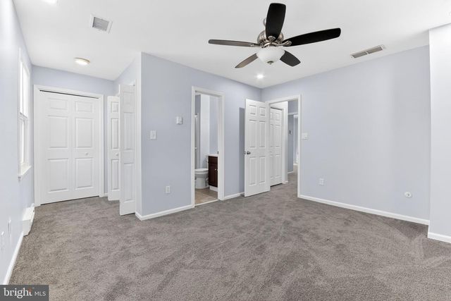 1930 CRICKLEWOOD CV, Fogelsville, PA 18051