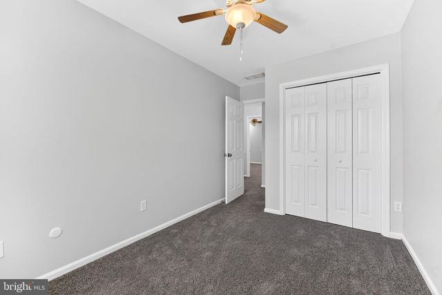 1930 CRICKLEWOOD CV, Fogelsville, PA 18051