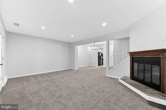 1930 CRICKLEWOOD CV, Fogelsville, PA 18051