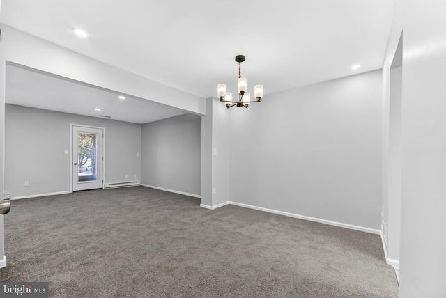 1930 CRICKLEWOOD CV, Fogelsville, PA 18051