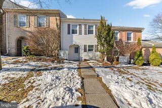 1930 CRICKLEWOOD CV, Fogelsville, PA 18051