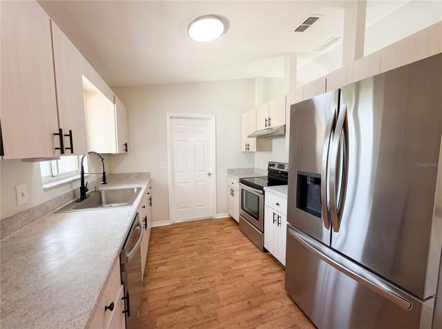 5947 SW 98TH STREET ROAD, Ocala, FL 34476