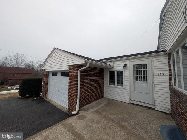 910 FOURTH STREET, New Cumberland, PA 17070