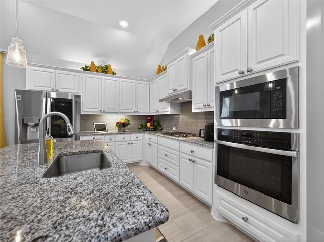 110 Duroc DR, Hutto, TX 78634