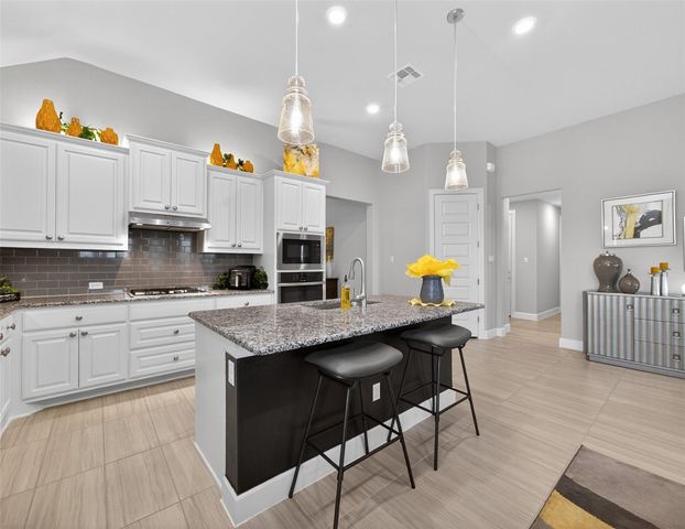 110 Duroc DR, Hutto, TX 78634