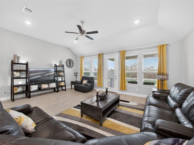 110 Duroc DR, Hutto, TX 78634