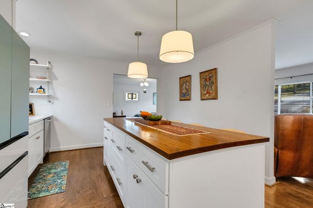 205 Bradley Boulevard, Greenville, SC 29609