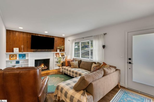 205 Bradley Boulevard, Greenville, SC 29609