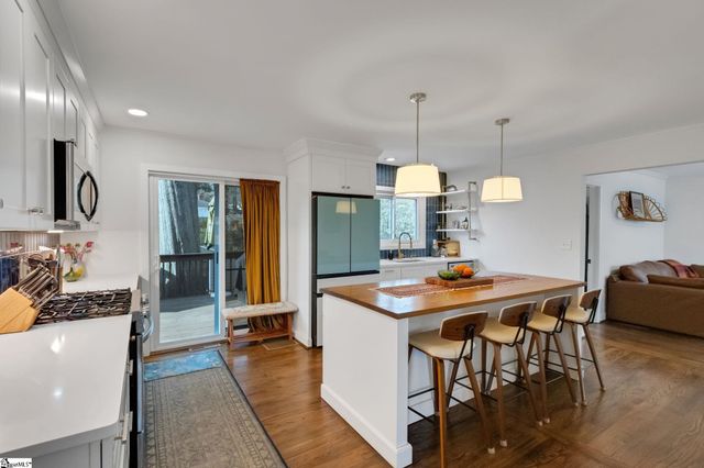 205 Bradley Boulevard, Greenville, SC 29609