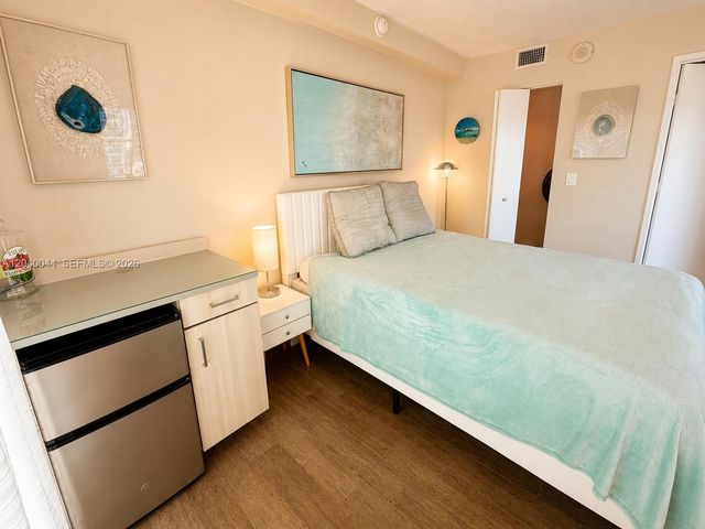 200 Sunny Isles Blvd 2-504–Lanai Residence, Sunny Isles Beach, FL 33160