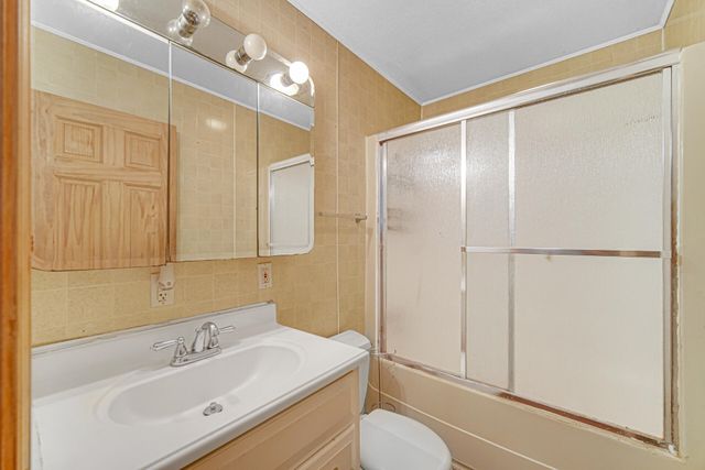 8021 Chase Place, Merrillville, IN 46410