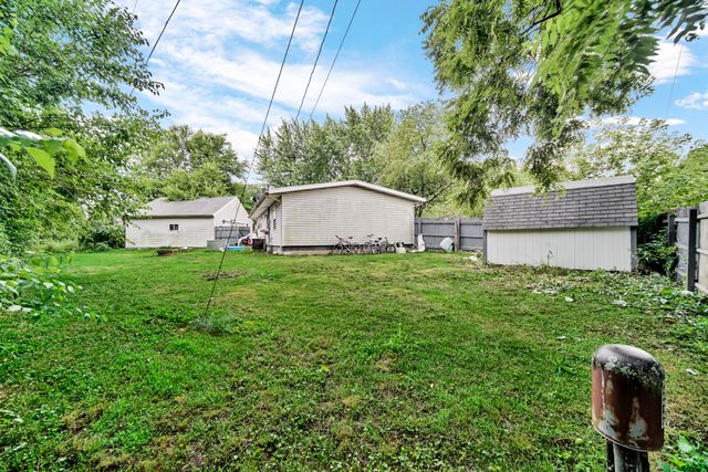 8021 Chase Place, Merrillville, IN 46410