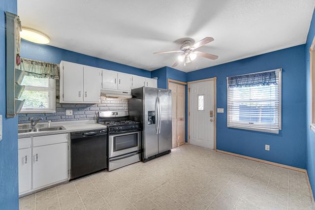 8021 Chase Place, Merrillville, IN 46410