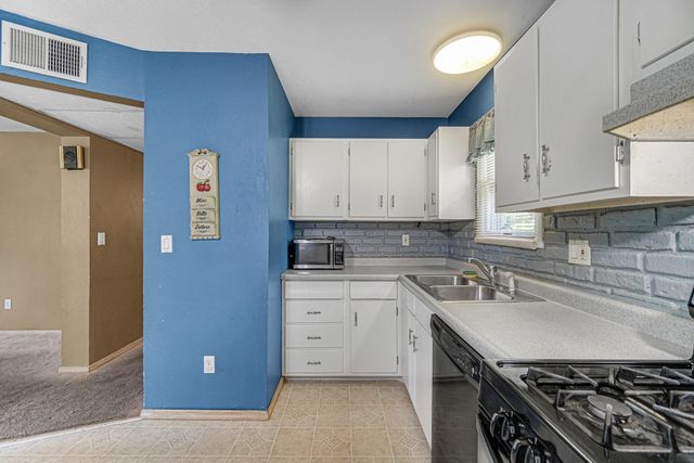 8021 Chase Place, Merrillville, IN 46410