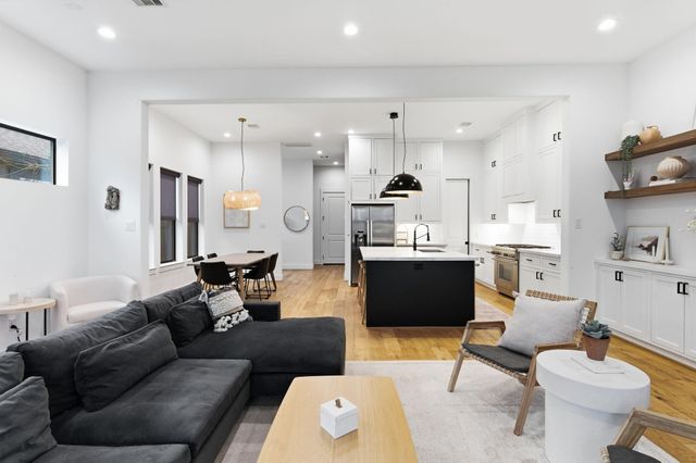 504 Oxford Street, Houston, TX 77007