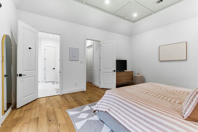 504 Oxford Street, Houston, TX 77007