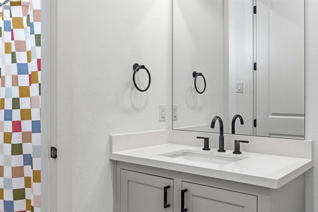 504 Oxford Street, Houston, TX 77007