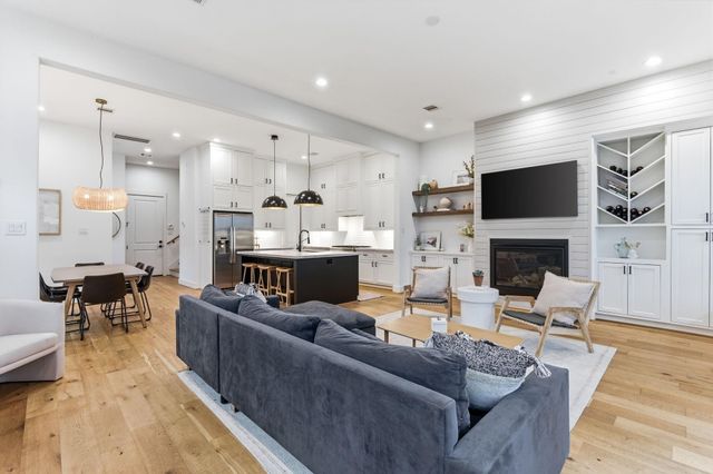 504 Oxford Street, Houston, TX 77007