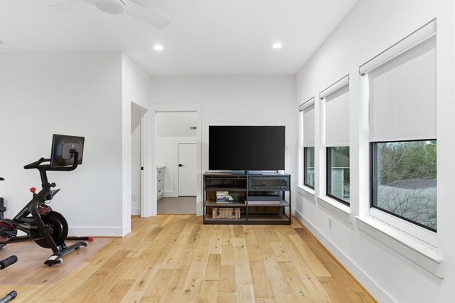 504 Oxford Street, Houston, TX 77007