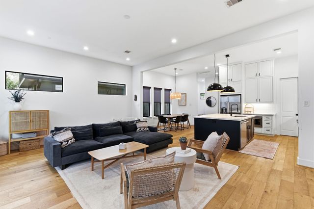 504 Oxford Street, Houston, TX 77007